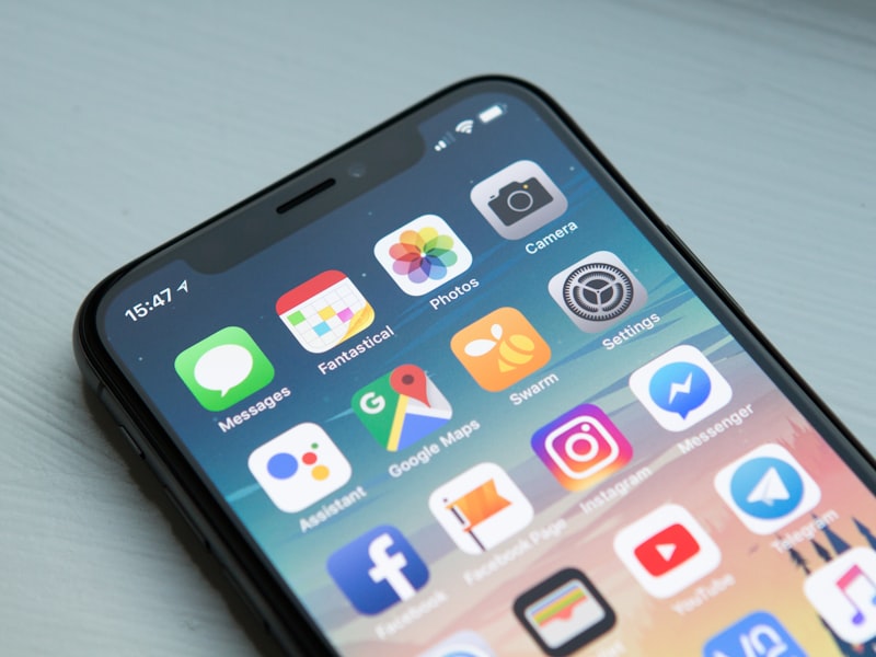 斗球App在iPhone上的展示效果